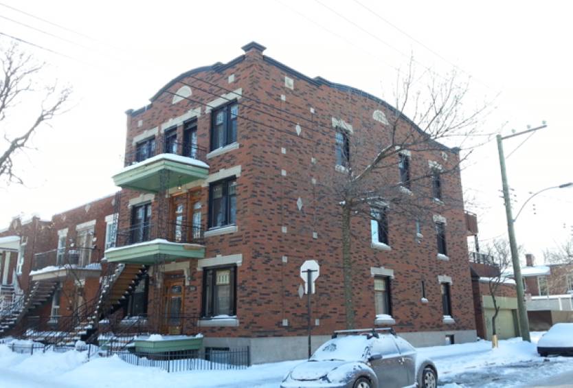 Complete dismantling of brick facade in VilleraySaintMichelParc